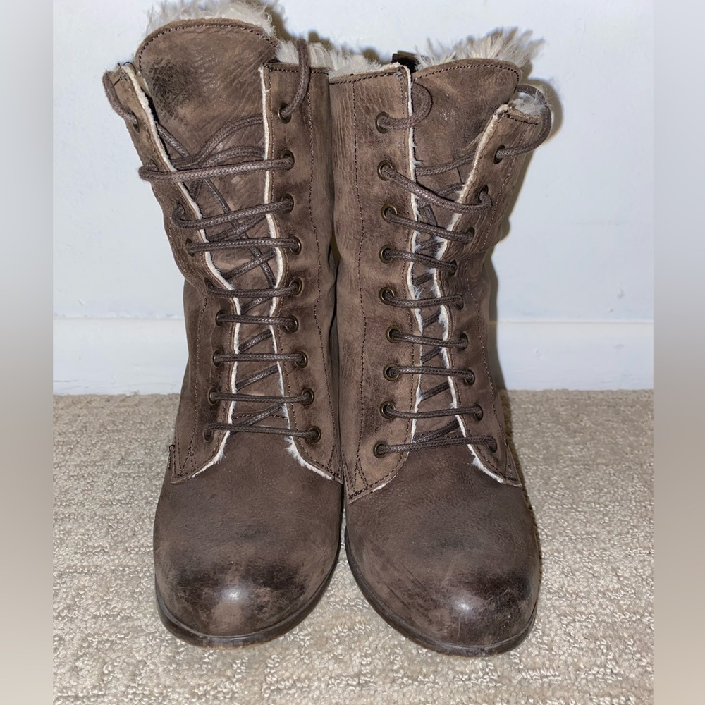 Brown leather fur lined boot